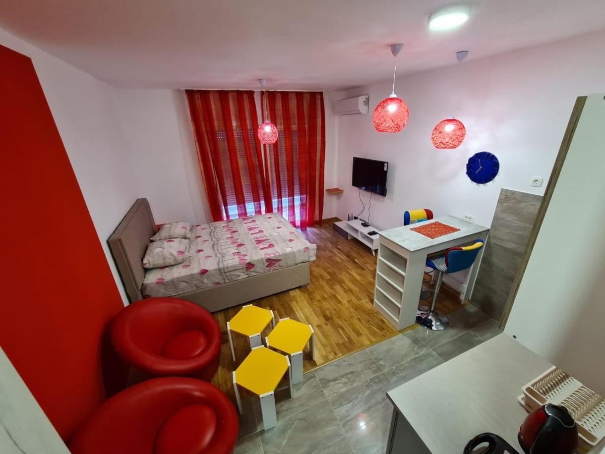 פודגוריצה Naki Apartments מראה חיצוני תמונה