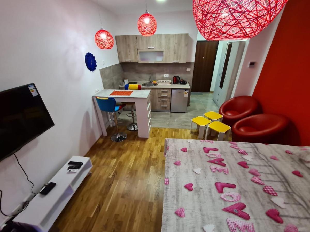 פודגוריצה Naki Apartments מראה חיצוני תמונה