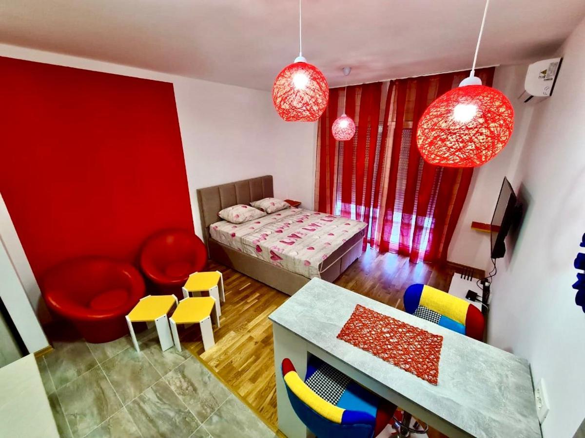 פודגוריצה Naki Apartments מראה חיצוני תמונה