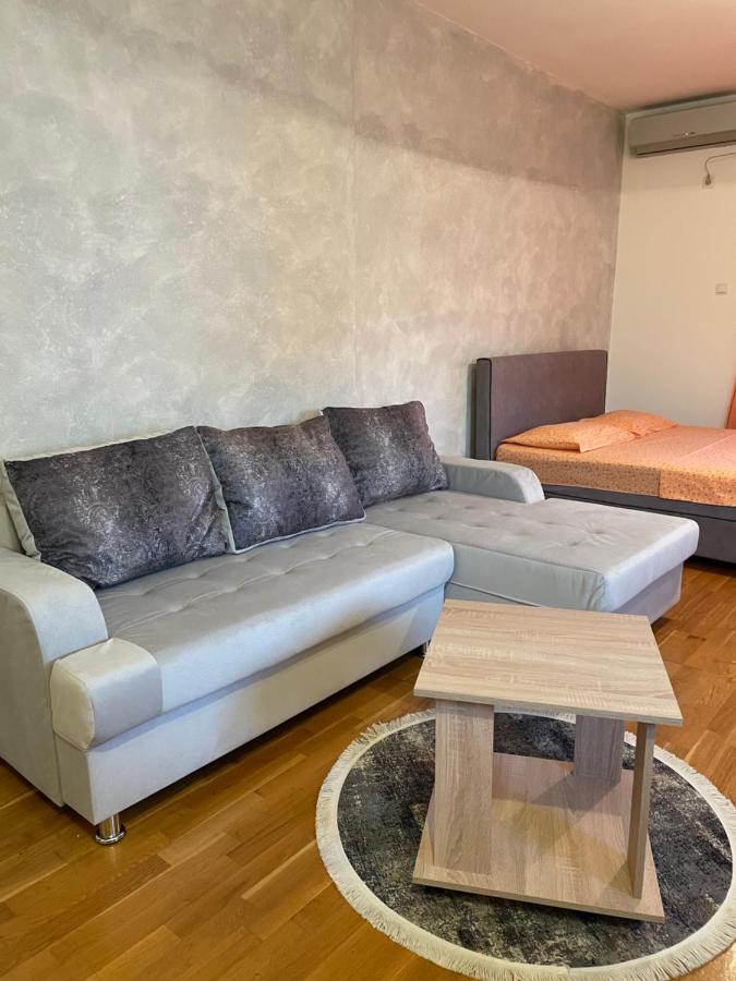 פודגוריצה Naki Apartments מראה חיצוני תמונה