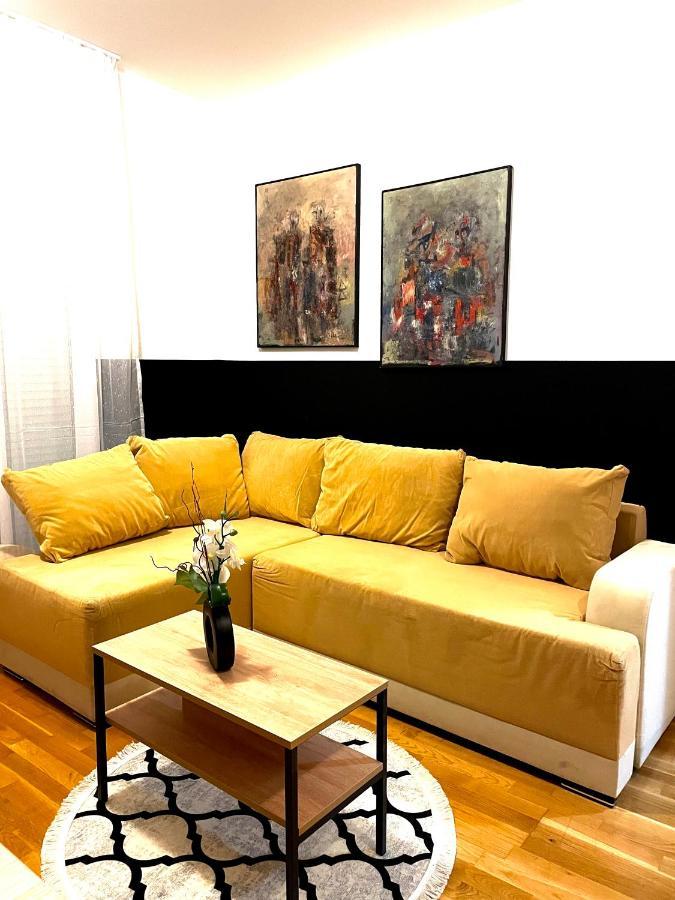 פודגוריצה Naki Apartments מראה חיצוני תמונה
