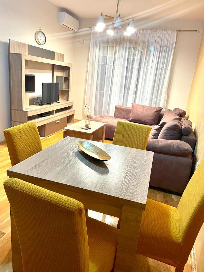 פודגוריצה Naki Apartments מראה חיצוני תמונה