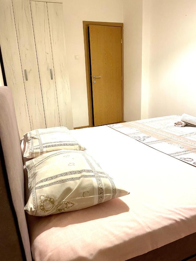 פודגוריצה Naki Apartments מראה חיצוני תמונה