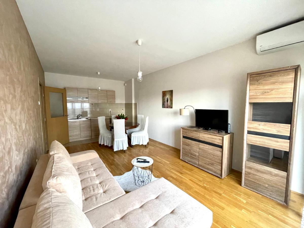 פודגוריצה Naki Apartments מראה חיצוני תמונה