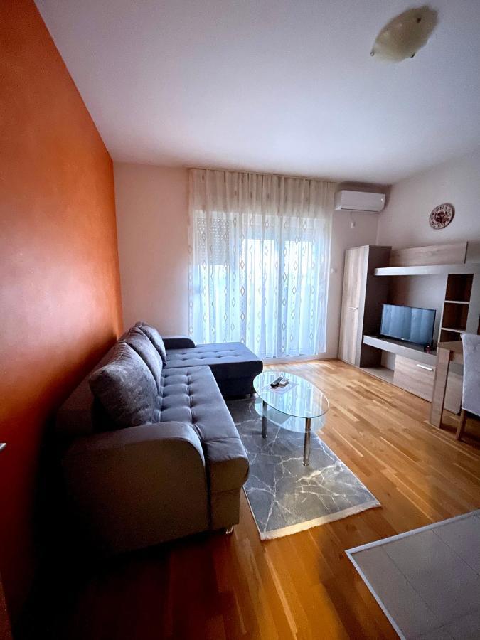 פודגוריצה Naki Apartments מראה חיצוני תמונה