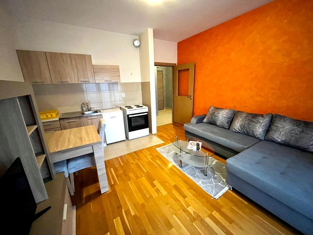 פודגוריצה Naki Apartments מראה חיצוני תמונה