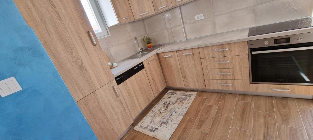 פודגוריצה Naki Apartments מראה חיצוני תמונה