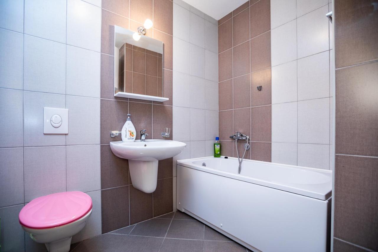 פודגוריצה Naki Apartments מראה חיצוני תמונה