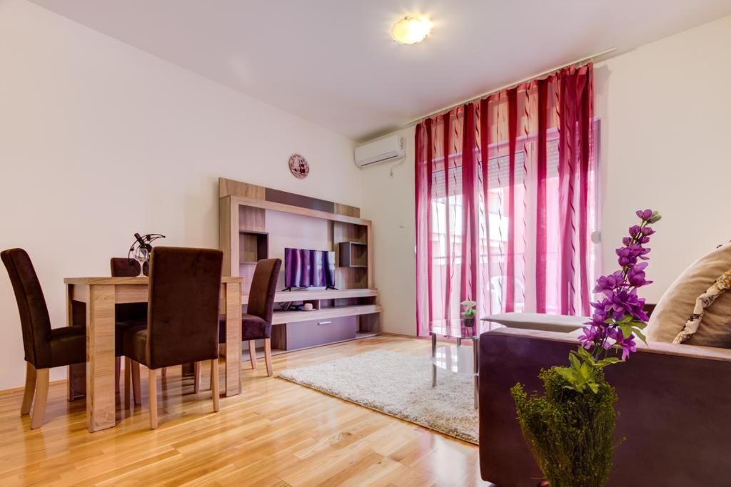 פודגוריצה Naki Apartments מראה חיצוני תמונה