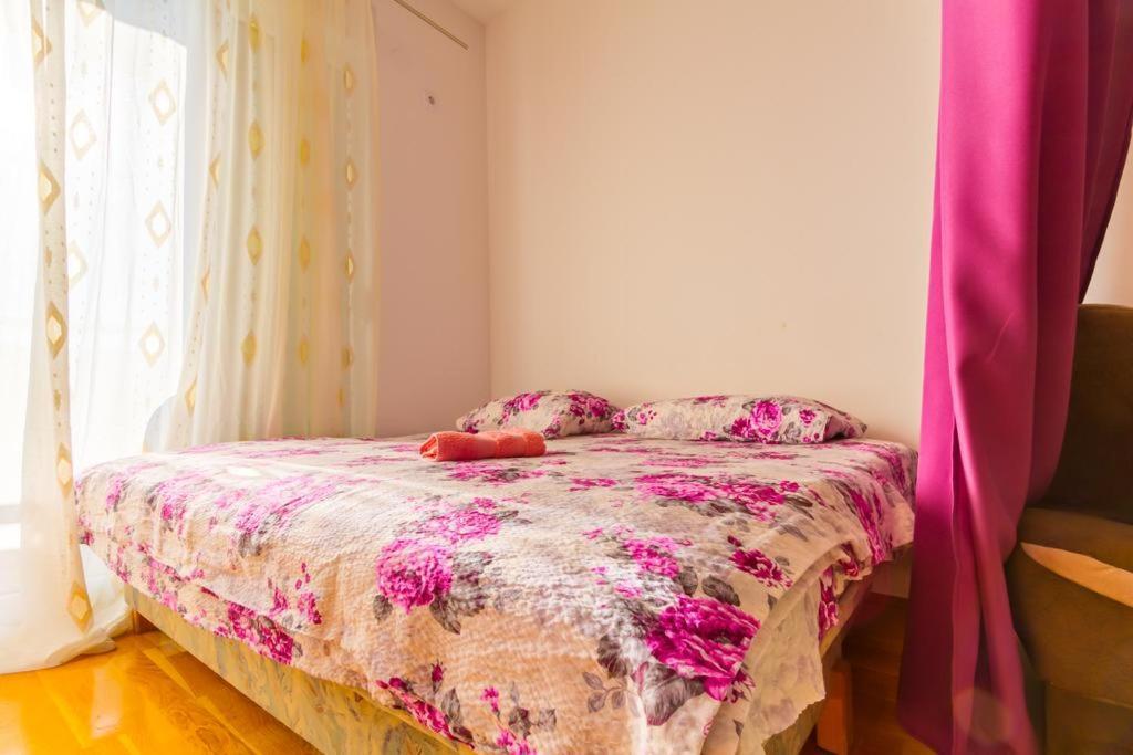 פודגוריצה Naki Apartments מראה חיצוני תמונה